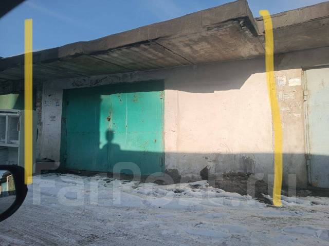 две машины в собственности. две машины в собственности. картинка имущественная обеспеченность. гараж для автомобиля. страхование машина дом.