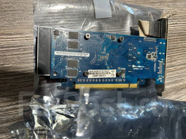 GeForce GT 210 ����