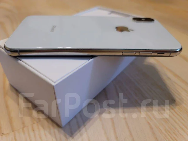 Apple iPhone X. �/�, 64 ��, �����, 4G LTE, NFC ����