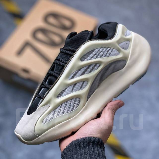 Adidas Yeezy Boost 700 v3 Azael 36 37 38 39 40 3 999