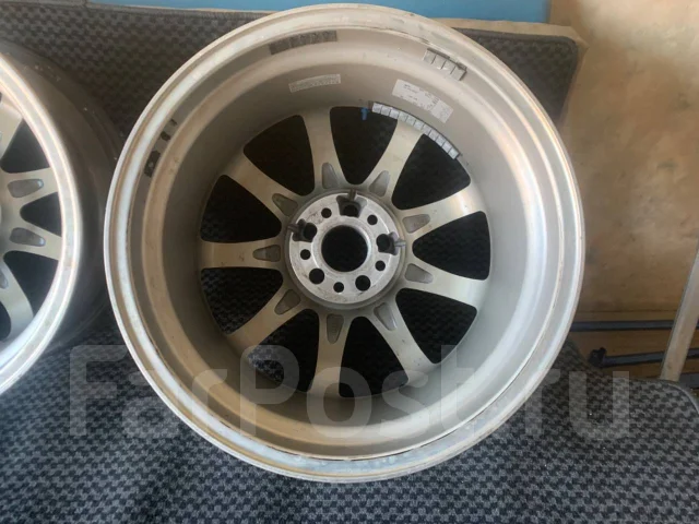Work Emotion XD9. 7.5x17", 5x100, ET32 ����