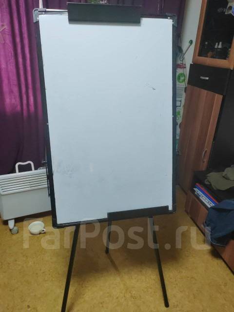Флипчарт продам, б/у, в наличии. Цена: 3 500₽ во Владивостоке