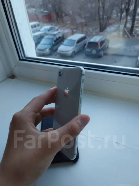 Apple iPhone 8. �/�, 64 ��, �����, 3G, 4G LTE, NFC ����
