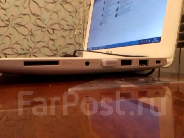 Asus. ��� 4 ��, ���� 110���, WiFi: 1, Bluetooth: 1 ����