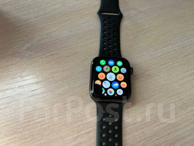 Apple Watch Series 5 Nike+. GPS, NFC, IP67 ����