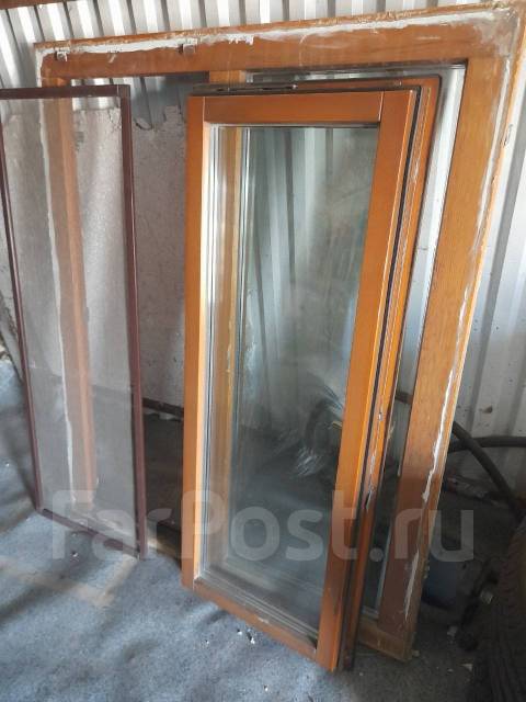 Рама оконная, б/у, в наличии. Цена: 2 000₽ во Владивостоке