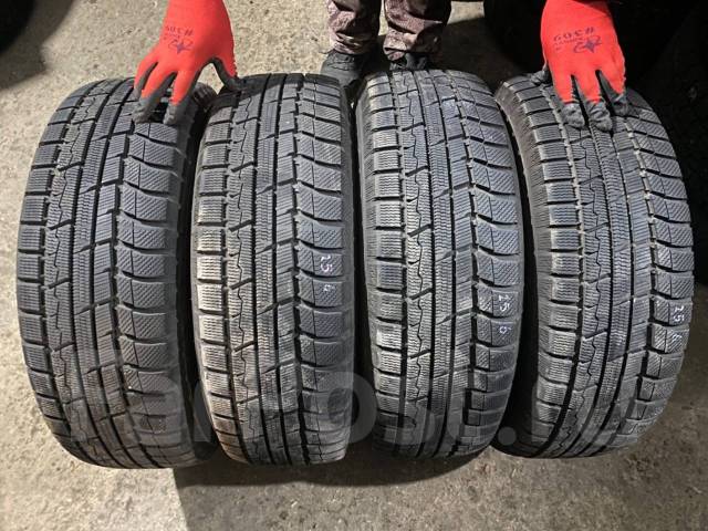 ☆バリ山 215/65R16 トーヨータイヤ ウインター トランパスTX 防げれ 4本