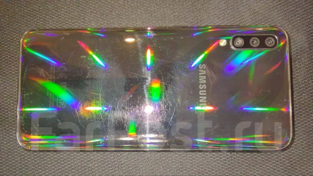 Samsung Galaxy A70. �/�, 128 ��, �����, 4G LTE ����