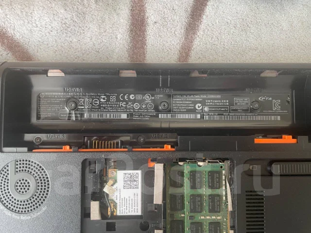 HP Pavilion dv6. 15.4", 2,4����, ��� 8 ��, ���� 1 000���, WiFi: 1, Bluetooth: 1, ����������� �� 1��. ����