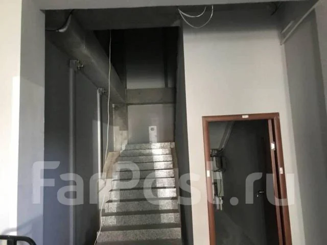 Организация сдает в аренду помещение на 2 этаже во Владивостоке, 240,0 ...