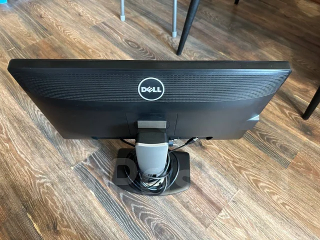 Dell. 24" ����