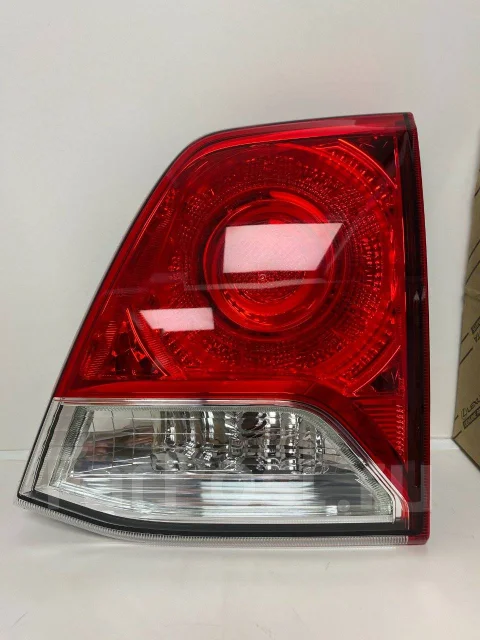 Фонарь в крышку багажника Toyota Land Cruiser (J200) 12-15 (Сзади/ Справа)