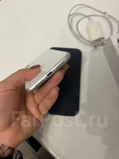 Apple iPhone Xr. �/�, 128 ��, �����, 4G LTE ����