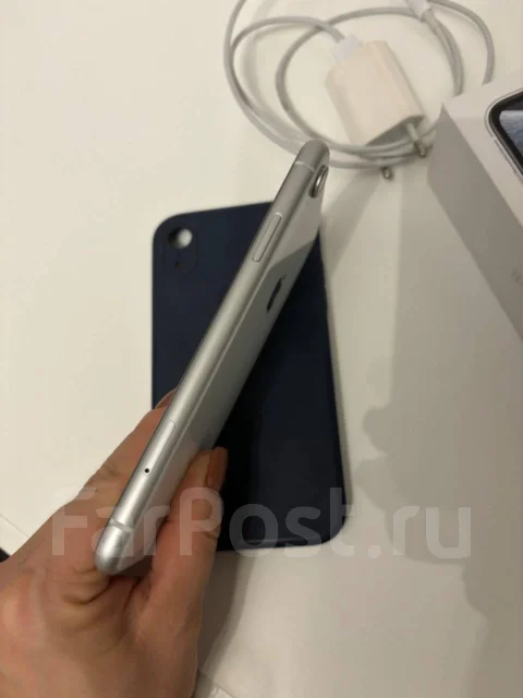Apple iPhone Xr. �/�, 128 ��, �����, 4G LTE ����