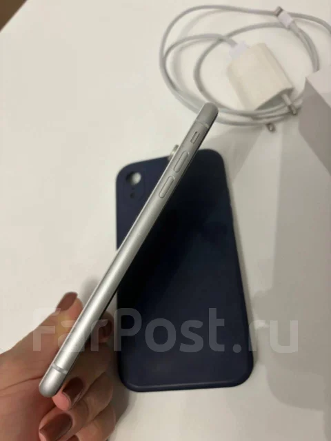 Apple iPhone Xr. �/�, 128 ��, �����, 4G LTE ����