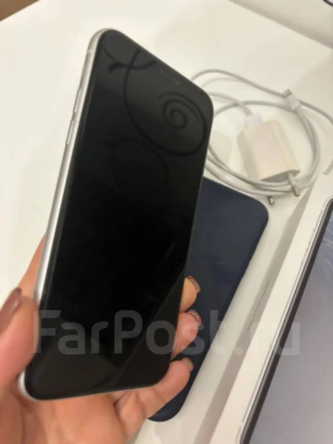 Apple iPhone Xr. �/�, 128 ��, �����, 4G LTE ����