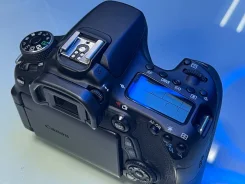 Canon EOS 70D Body ����