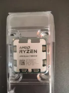 AMD Ryzen 7 7800X3D ����