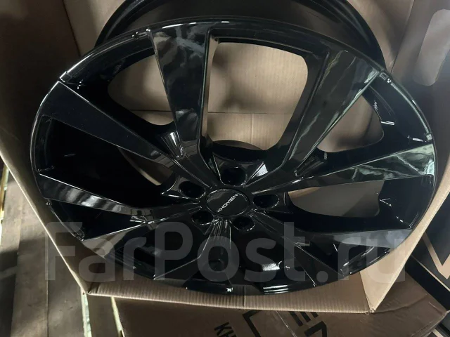 Khomen Wheels. 7.0x19", 5x108, ET36, �� 65,1���. ����