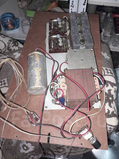 Усилитель самодельный 8ом, б/у, в наличии. Цена: 1 000₽ во Владивостоке