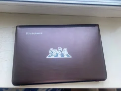 Lenovo IdeaPad Z575. 15.6", 1,6����, ��� 8 ��, ���� 800���, WiFi: 1, ����������� �� 1��. ����