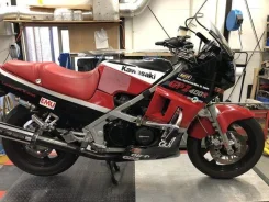 Kawasaki GPZ 400R ����