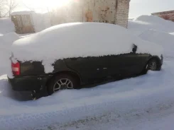 Mazda 323 ����