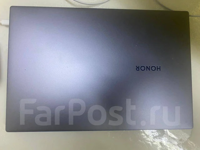 Honor. 16", 60����, ��� 16 ��, ���� 476���, WiFi: 1, Bluetooth: 1, ����������� �� 7��. ����