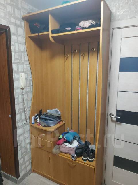 Продам прихожую, коричневый, б/у, в наличии. Цена: 4 000₽ во Владивостоке