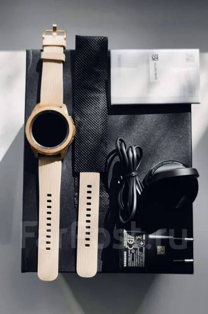 Samsung Galaxy Watch. NFC ����