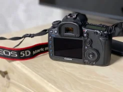 Canon EOS 5D Mark II Body ����