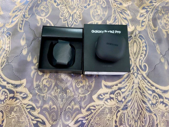 Samsung Galaxy Buds ����