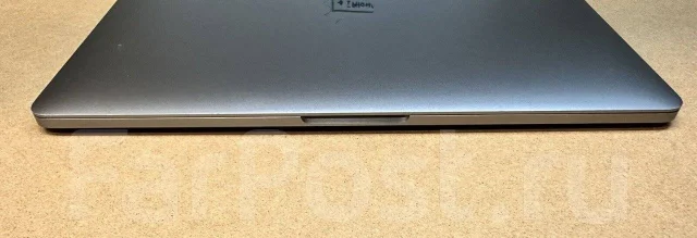 Apple MacBook Pro 13. 13", 2,3����, ��� 8 ��, ���� 256���, ����������� �� 6��. ����