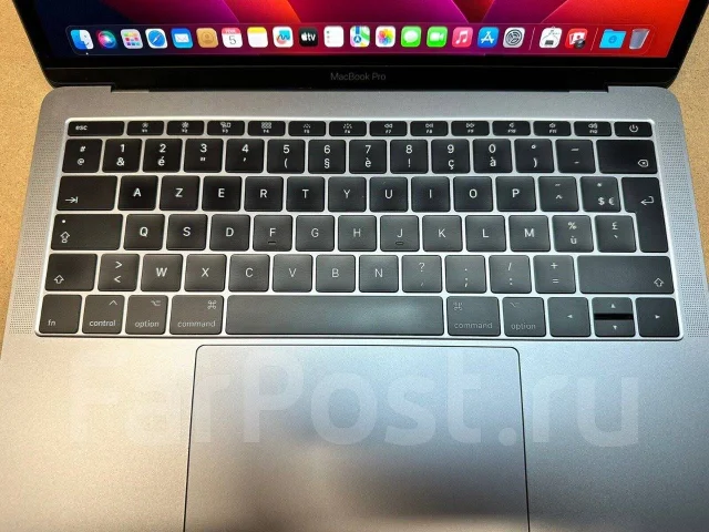 Apple MacBook Pro 13. 13", 2,3����, ��� 8 ��, ���� 256���, ����������� �� 6��. ����