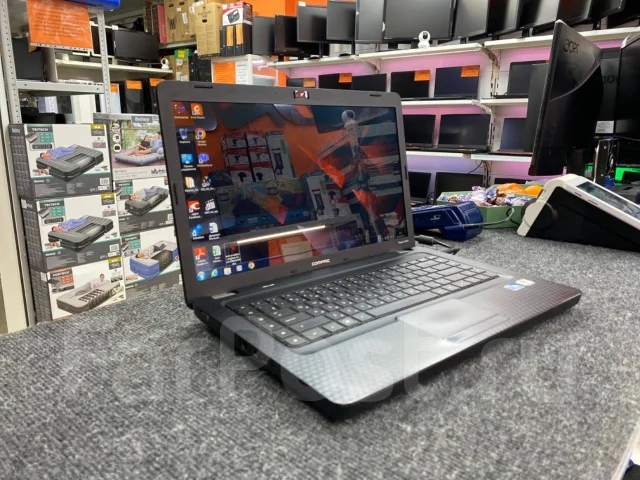 Compaq. 15.6", ��� 3072 �� ����