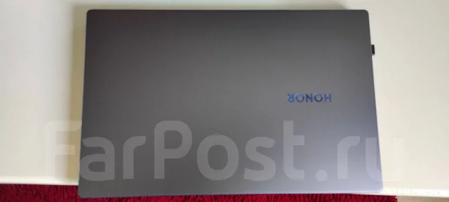 Honor MagicBook 15. 15.6", 60����, ��� 16 ��, ���� 512���, WiFi: 1, Bluetooth: 1, ����������� �� 7��. ����