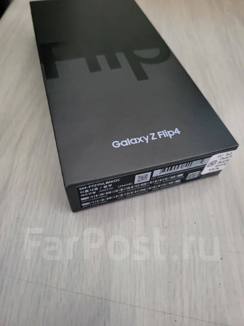 Samsung Galaxy Z Flip4. �����, 256 ��, ����� ����