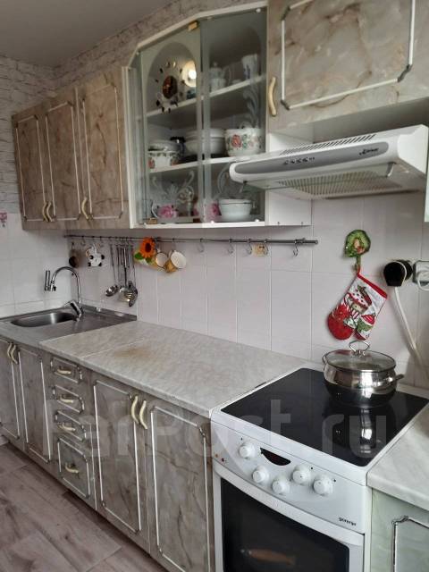 Продам кухонный гарнитур, прямая, модульная, лдсп, светлое дерево, 250 ...