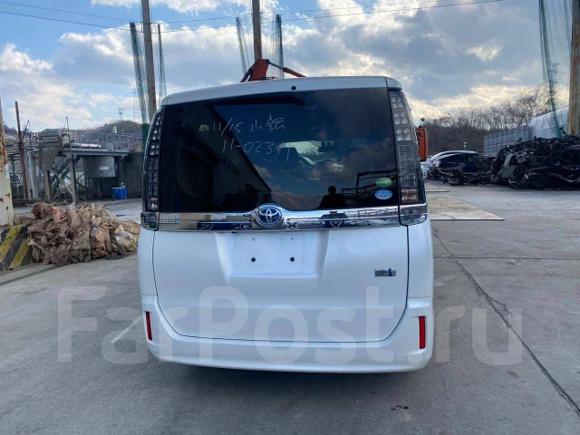 Toyota Voxy. ZRR80G ZRR80W ZRR85G ZRR85W ZWR80G ZWR80W, 2ZRFXE 3ZRFAE ����