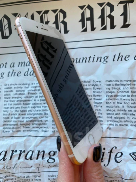 Apple iPhone 8. �/�, 64 ��, �������, �������, 4G LTE, NFC ����