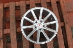Vossen CV1. 8.0x17", 5x114.3, ET25, �� 67,1���. ����