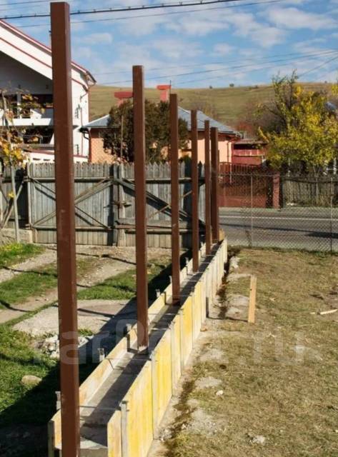 Монтаж винтовых свай. Устройство фундамента под забор. Ограждения в ...