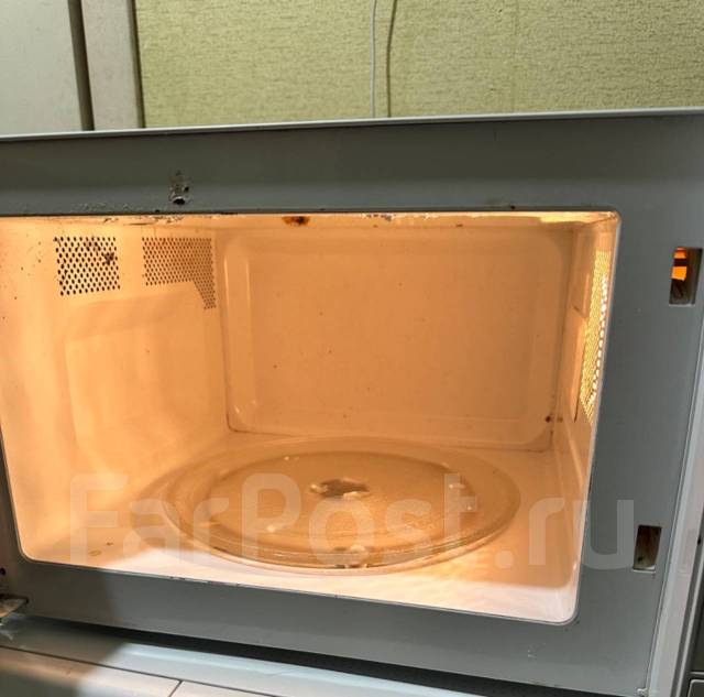 Продам Микроволновку Samsung, б/у, в наличии. Цена: 2 500₽ во Владивостоке