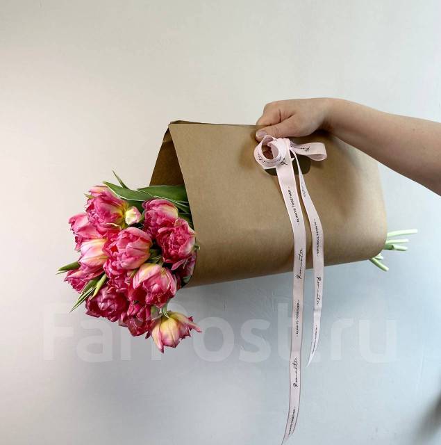 Букеты из тюльпанов на 8 марта, новый, в наличии. Цена: 1 800₽ во ...