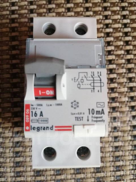 Продам УЗО 16А 10mA legrand, новый, в наличии. Цена: 800₽ во Владивостоке