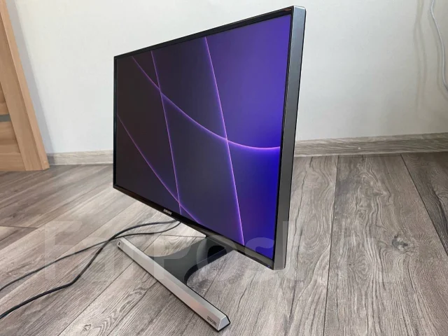 Samsung. 23.6", ���������� �� (LCD, LED, QLED) ����