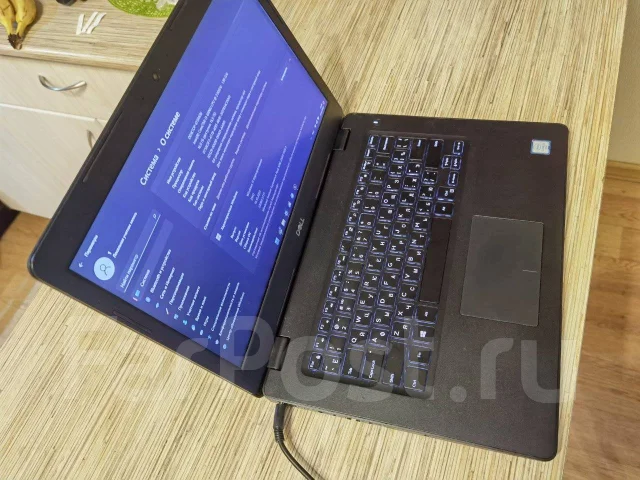 Dell Latitude 3490. 14.1", 2����, ��� 16 ��, ���� 256���, WiFi: 1, Bluetooth: 1, ����������� �� 3��. ����