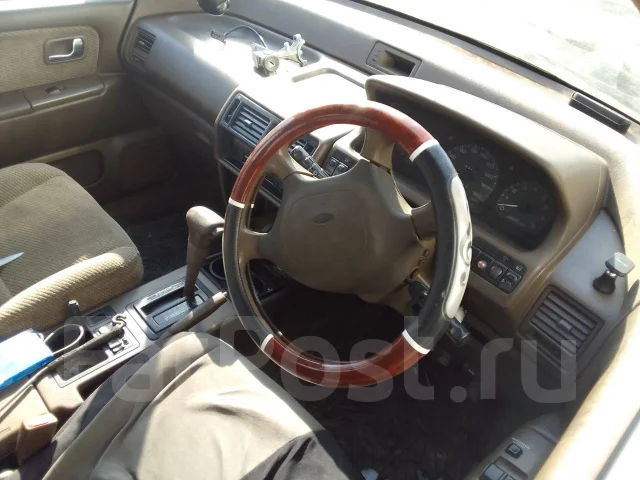 Mitsubishi Chariot. VENZIN ����