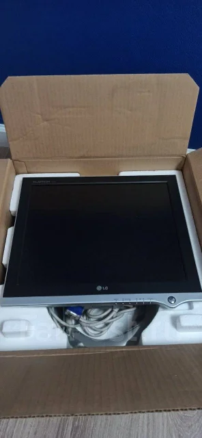 LG. 17", ���������� �� (LCD, LED, QLED) ����