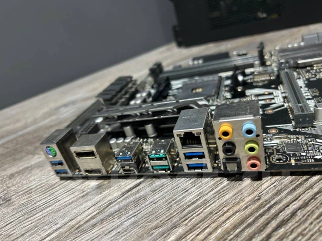 AMD X370 ����